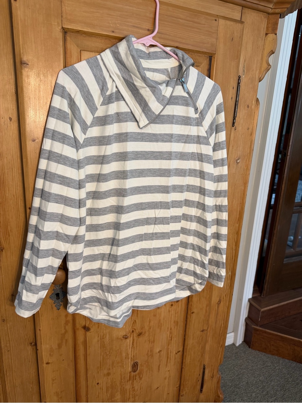 Lou & Grey Cozy Gray & White Striped Pullover w/Asymmetric Zip Sz Medium